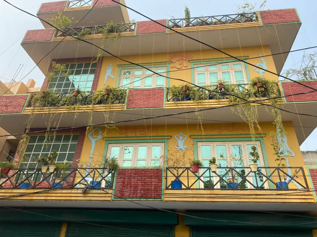 photo_6186073686449174782_y